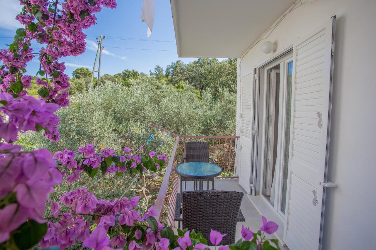 Apartments Sanja Đảo Hvar Ngoại thất bức ảnh